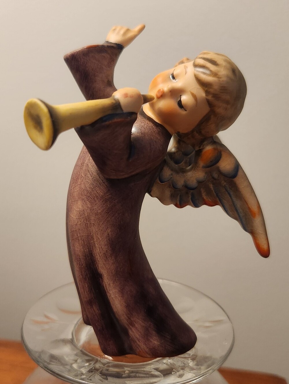 Goebel Nativity Hummel #366 "Flying Angel" from 1964. TMK3